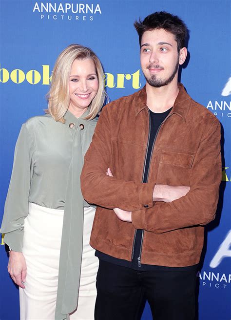 how old is lisa kudrow's son